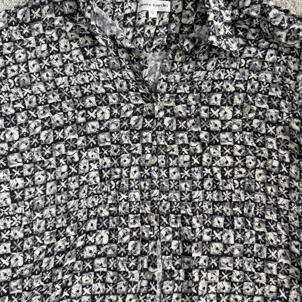 Vintage Pierre Cardin Shirt Mens Large Black Floral Short Sleeve Button Up Rayon